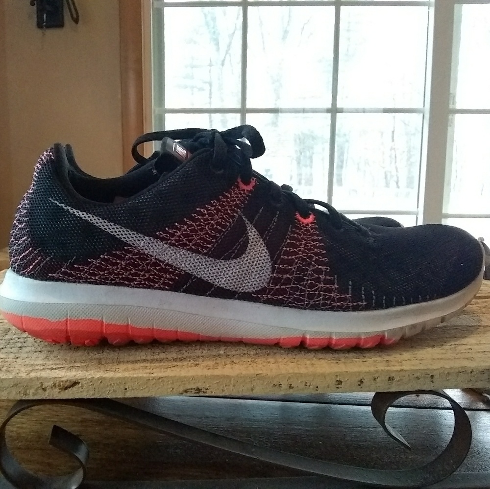 Nike Flex Fury Size 8